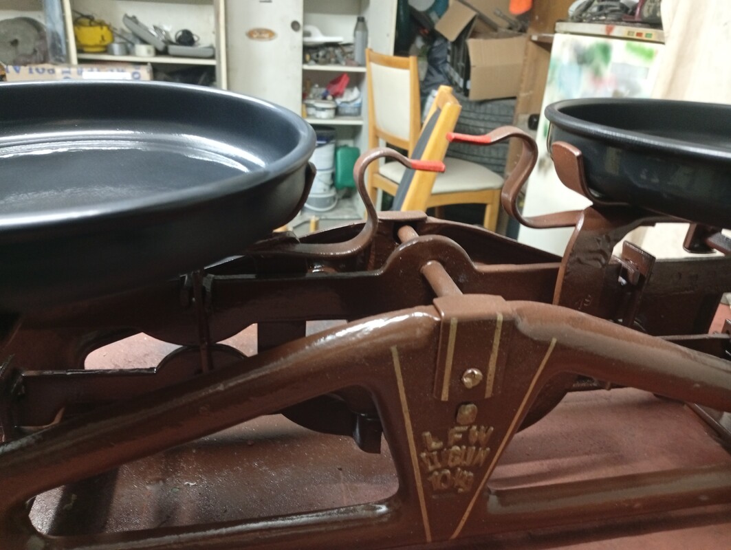 Elbląg Sprzedam wagę szalkową zabytek PRL po całkowitej renowacji atrakcyjny wygląd sprawna do kolekcji lub wystroju