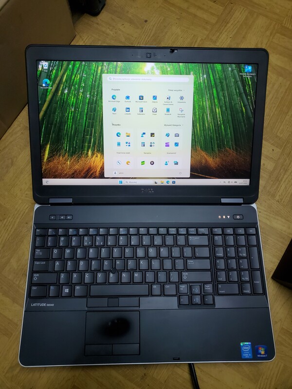 Elbląg Sprzedam komputery stacjonarne i laptopy Dell w dobrej cenie. Procesory Intel i5 lub i7 (3-8 generacja), 8GB