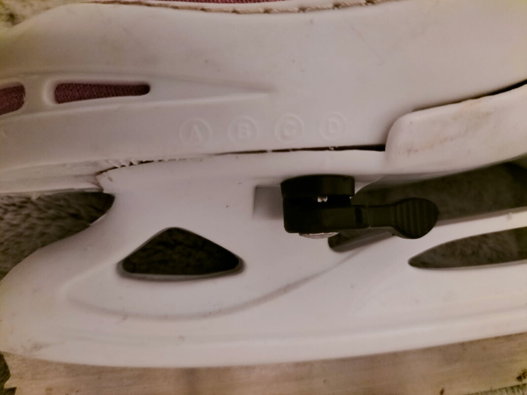 Elbląg SPRZEDAM ŁYZWY DZIECIĘCE ROZMIAR 30-33