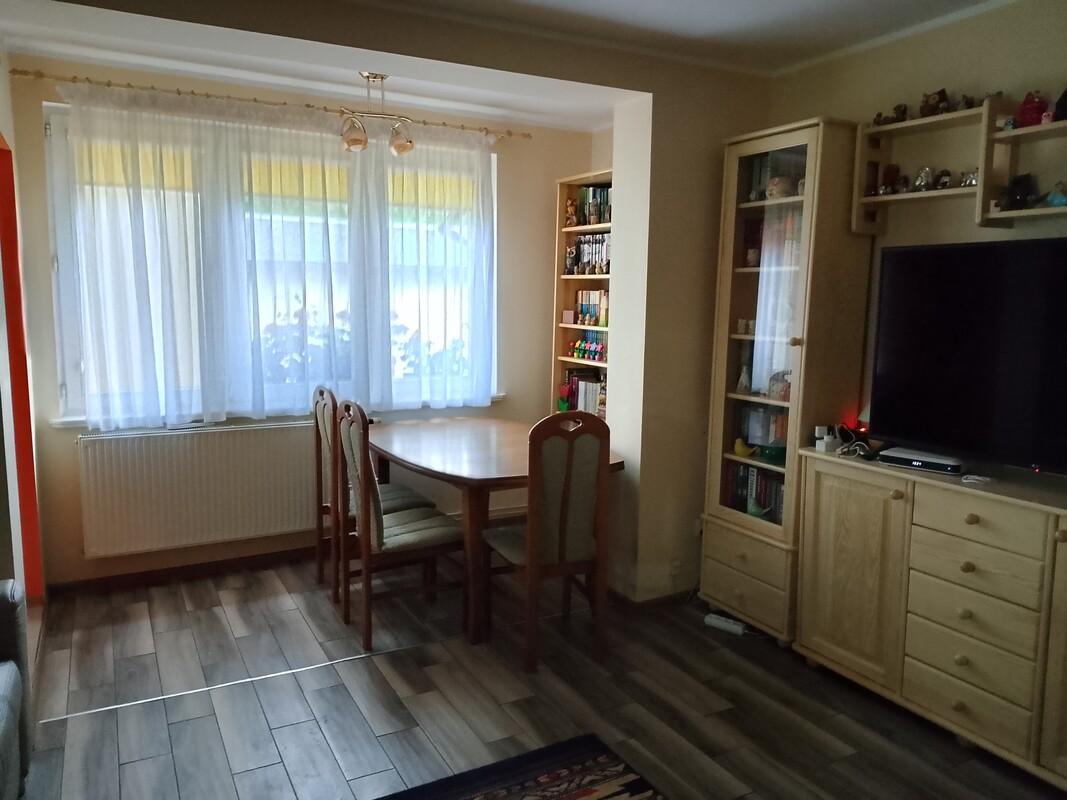 Elbląg Na sprzedaż pół domu o powierzchni około 110 m², położonego w atrakcyjnej lokalizacji przy ul.