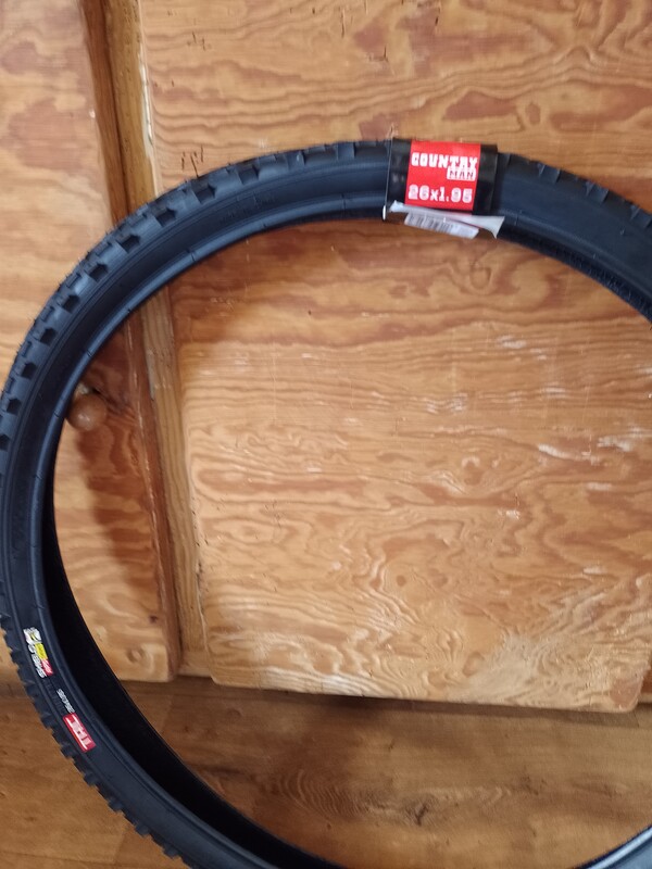 Elbląg Sprzedam dwie opony widoczne na zdjęciach numer 26 są nowe nie były używane nieudany zakup