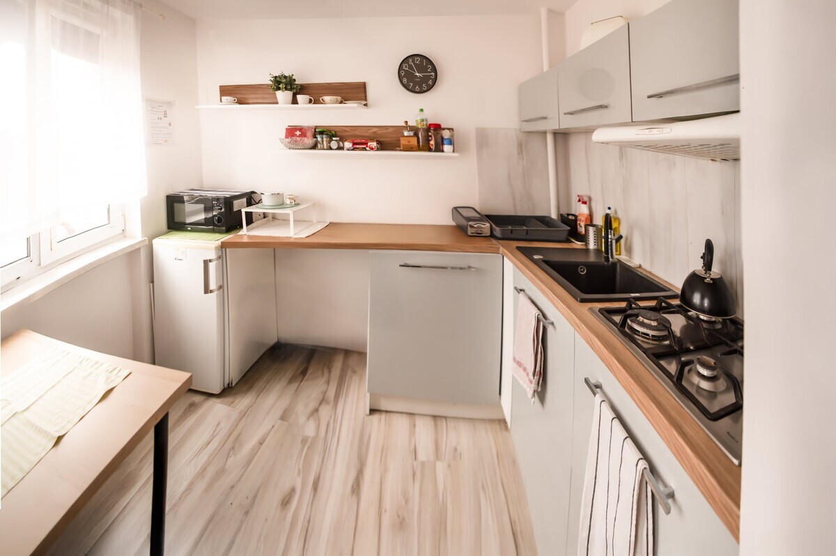 Elbląg NOVA STREFA NIERUCHOMOŚCISprzedamSłoneczna i przytulna kawalerka 33m2 na 2 piętrze– ul. Piechoty,