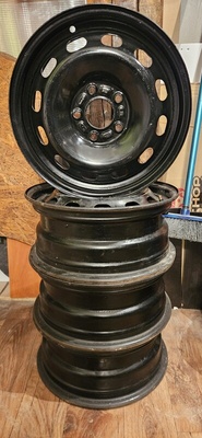 Elbląg Sprzedam tanio 4szt. felgi stalowe 6Jx15ET52,2 w bardzo dobrym stanie. Używane było sezonowo do Forda Focusa