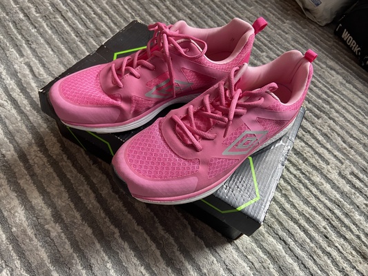 Elbląg Buty Umbro
Jak nowe
Rozm 41