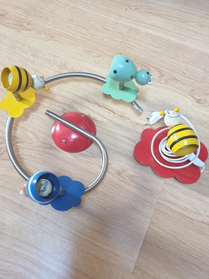 Elbląg Sprzedam widoczny na zdjęciu zestaw tj. lampa przysufitowa i kinkiet. Odbiór na terenie Elbląga.