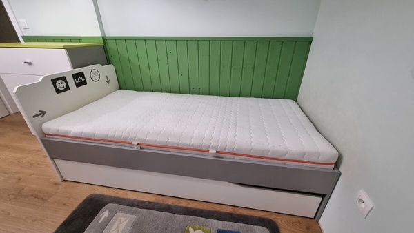 Elbląg Sprzedam meble MEBLIK!!! Łóżko z materacem oraz szafę dwudrzwiową. W skład zestawu wchodzi: łóżko pojedyncze z
