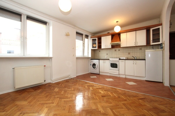 Elbląg NIERUCHOMOŚCI ANNA KRASZEWSKA Mieszkanie dwupokojowe w centrum miasta ul. Hetmańska