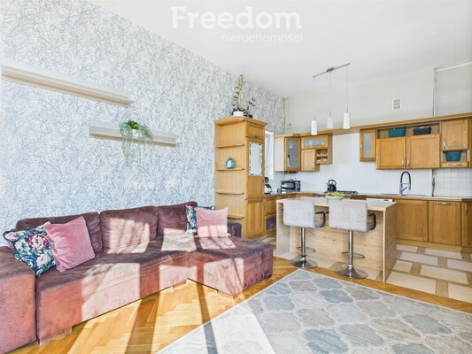 Elbląg FREEDOM NIERUCHOMOŚCISprzedam mieszkanie - Elbląg, Królewiecka.&nbsp;Na sprzedaż przestronne mieszkanie o