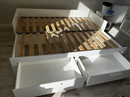 Elbląg Sprzedam 2 zestawy IKEA na wyposażenie 2 pokoi dziecięcych, w skład  których wchodzą: 2 łóżka Brimnes (200x160/