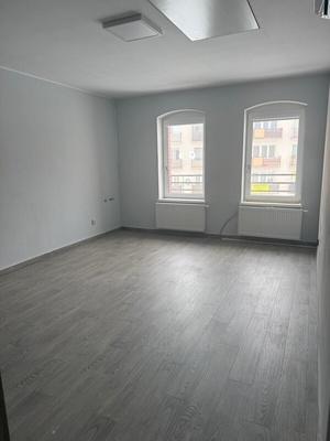 Elbląg 🌟 Przestronny, klimatyzowany lokal 80m&sup2; na wynajem &ndash; idealny na biuro lub usługi!