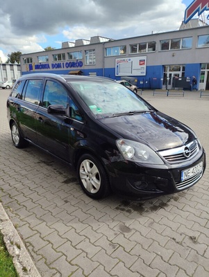 Elbląg Opel Zafira 1.6 benzyna z 2011 roku, 115KM    7-osobowy minivan. Przebieg tylko 152 tys.   km w