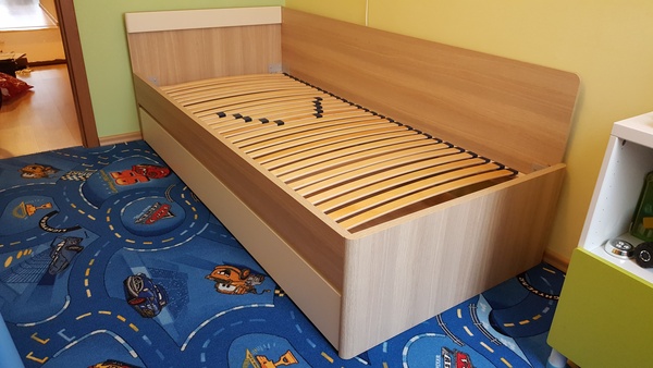 Elbląg Sprzedam łóżko dziecięce z materacem 200x90 z możliwością spania  drugiej osoby. Zakupione w Meble Wójcik.
