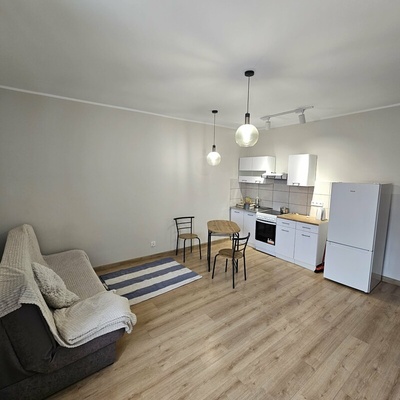 Elbląg DOM NIERUCHOMOŚCI&nbsp; OFERUJEMY NA SPRZEDAŻMIESZKANIE 1&nbsp; POKOJOWEPow. &nbsp; 30 m2Ul. GiermkówSuper