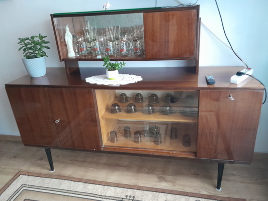 Elbląg Sprzedam kredens w dobrym stanie