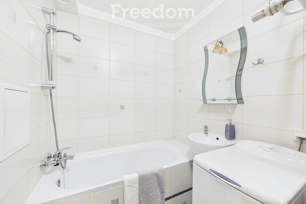 Elbląg FREEDOM NIERUCHOMOŚCISprzedam mieszkanie - Elbląg, Adama Mickiewicza. Na sprzedaż kawalerka położona na