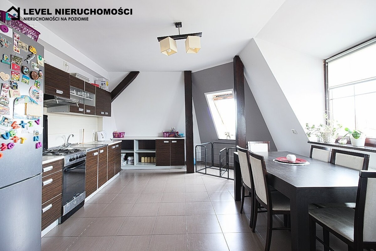 Elbląg LEVEL NIERUCHOMOŚCI Trzypokojowe mieszkanie przy starówceul. Królewiecka