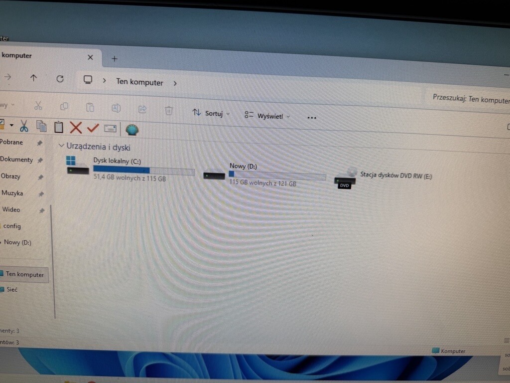 Elbląg Sprzedam Zestaw komputerowy
Zestaw komputerowy: jednostka centralna, monitor, klawiatura, okablowanie i nowa