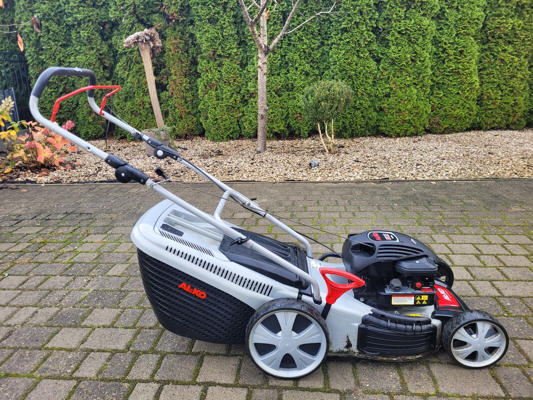 Elbląg Używana sprawna duża kosiarka spalinowa firmy AL-KO serii 500 model 470B napędzana niezawodnym silnikiem
