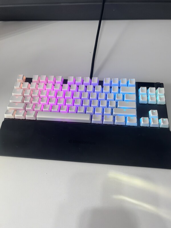 Elbląg Sprzedam klawiaturę steelseries apex pro TKL gen 1,stan bardzo dobry, brak oryginalnych keycapow, bez rys itd,
