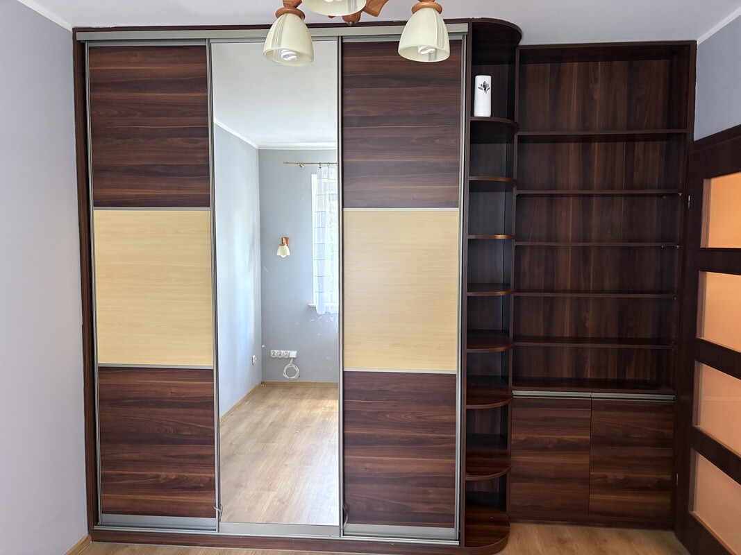 Elbląg Komfortowe 2 pokoje w sercu Elbląga z prywatnym ogródkiem i piwnicą!
Wynajmę funkcjonalne mieszkanie 34 m² na