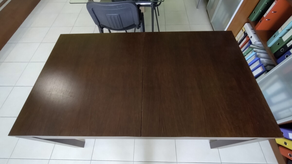 Elbląg Używany, rozkładany stół firmy KLER. Rozkłada obydwie połówki jednocześnie.
Wymiary:
wysokość 70 cm,