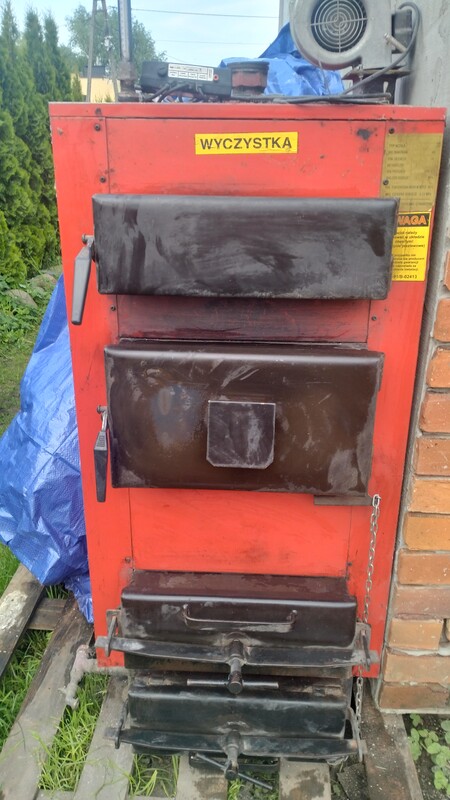 Elbląg Sprzedam piec co zasypowy na miał, drewno, węgiel, pelet 25 kw. Wyposazony w sterownik, dmuchawę i pompkę. Piec