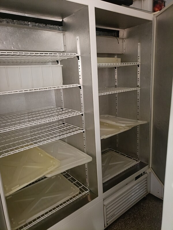 Elbląg SprzedamKrajalnicę sprawna działająca średnica ostrza 250mm firmy Royal catering cena 1200 zł, odbiór