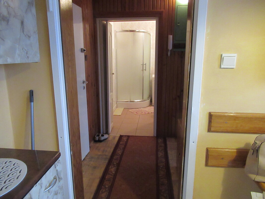 Elbląg Wynajmę duże mieszkanie 1 pokojowe o metrażu 35m2.Cena łącznie z opłatami / czynsz, gaz, woda, centralne