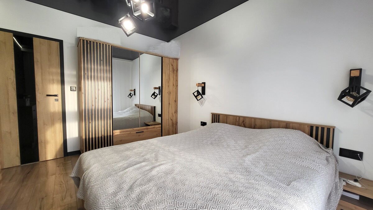 Elbląg KWADRAT NIERUCHOMOŚCI2 pokoje, wysoki standard wykończeniaKorona ElblągaVI piętro - windaduży balkon od