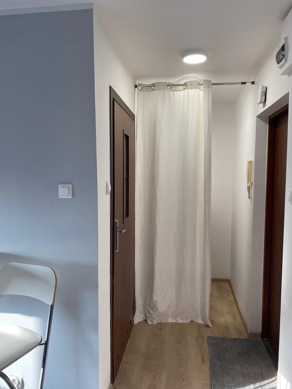 Elbląg Wynajmę kawalerkę w pełni wyposażoną na ul. Lubranieckiej. Wynajem 1350 plus opłaty 500 zł.