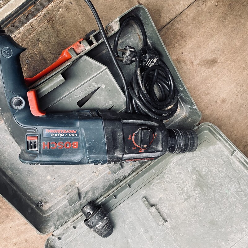 Elbląg Młotowiertarka Bosch GBH 2-26 DFR
W komplecie z walizką
Używana