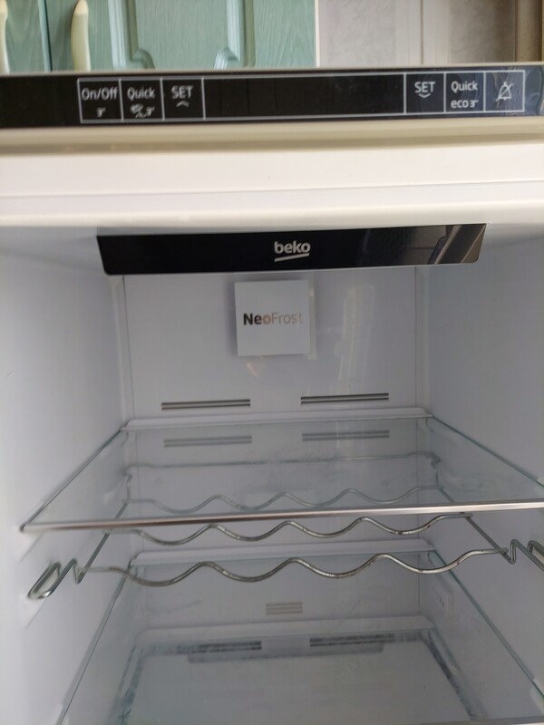 Elbląg Sprzedam lodówkę BEKO No Frost 600 zł i kuchenkę gazową Amica 350 zł. Stan bardzo dobry