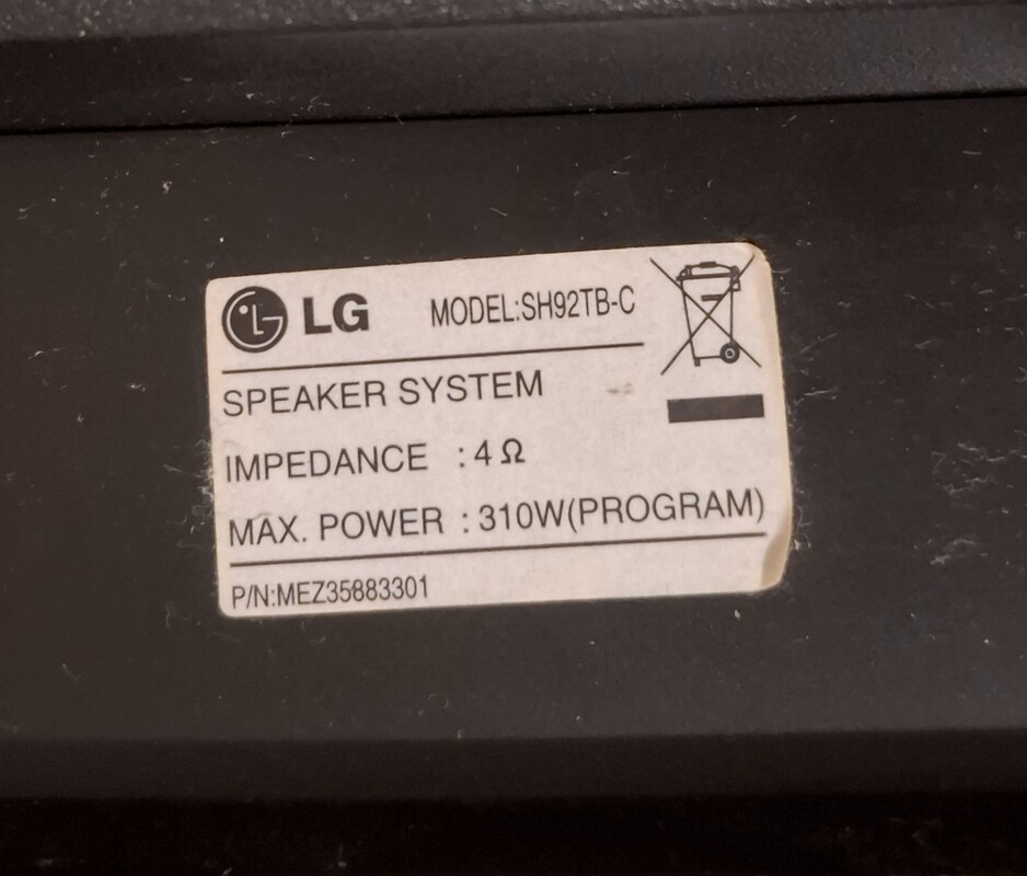 Elbląg Sprzedam zestaw KINA DOMOWEGO marki LG HT902TB-D0.Posiadam cały zestaw ( 5 głośników, subwoofer, DVD + pilot ).