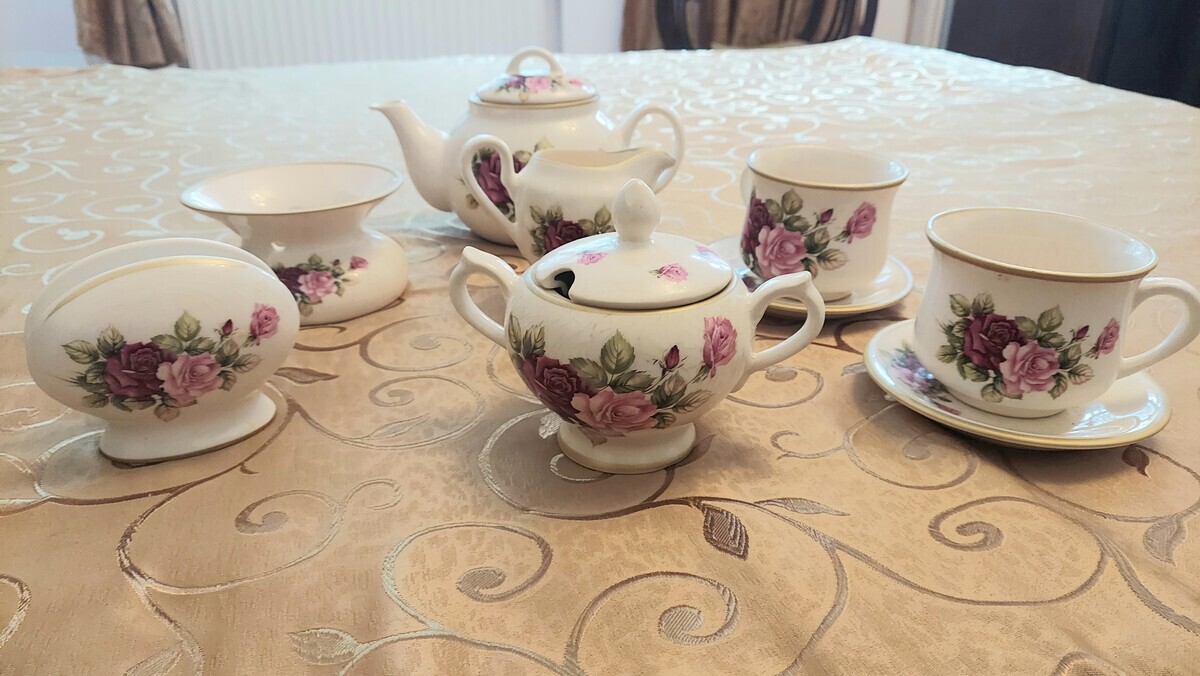 Elbląg Zachwycający serwis w stylu angielskim.