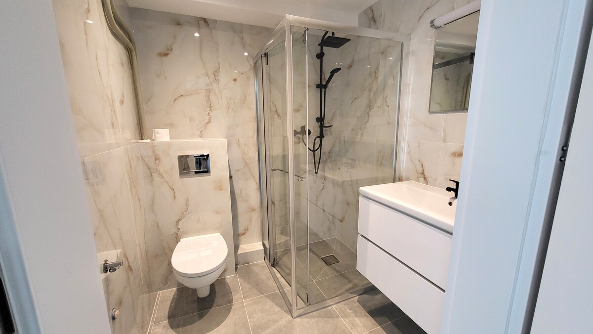 Elbląg KWADRAT NIERUCHOMOŚCI1 pokój, 33 m2V piętrowindabalkonpo generalnym remonciemedia z miasta