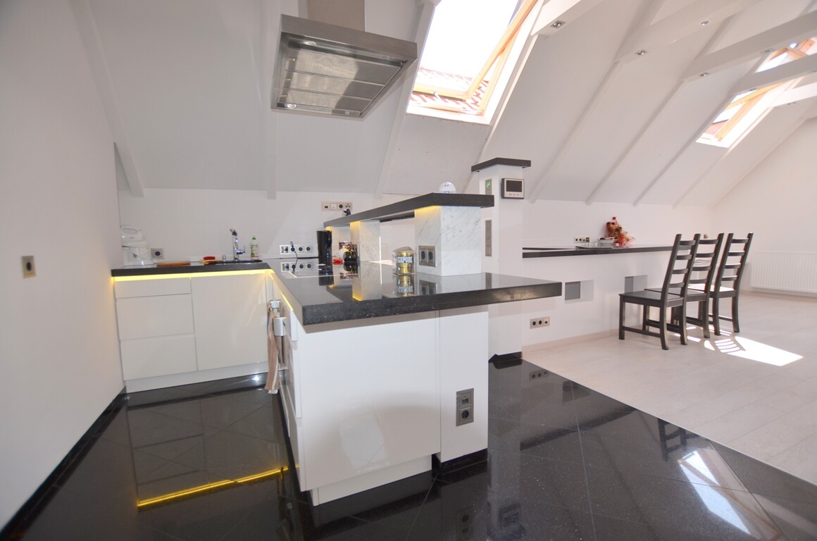 Elbląg 💎 Wynajmę Ekskluzywne Studio-Loft na Starówce (55 m²) + Balkon – Pełne Wyposażenie i