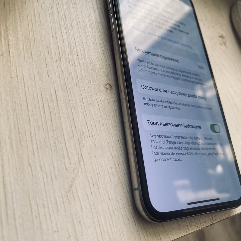 Elbląg Smartfon IPhone X
Bateria na poziomie 75 %. Stan bardzo dobry. Zawsze używany był w etui.