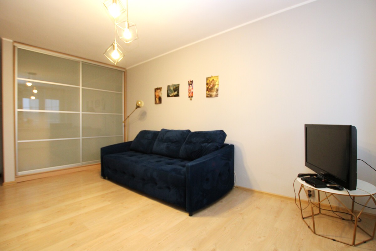 Elbląg NIERUCHOMOŚCI ANNA KRASZEWSKA Umeblowana kawalerka do wynajęcia w centrum miasta ul.12 Lutego