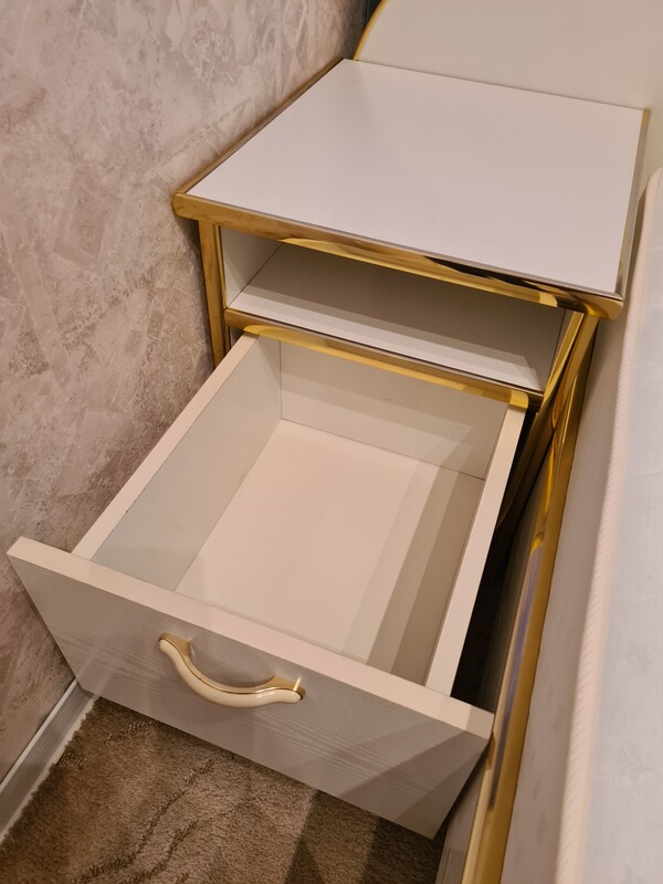 Elbląg Sprzedam używany zestaw sypialniany: Łóżko (skrzynia + materac na ramie) o wymiarach 210 cm x 144,5 cm,