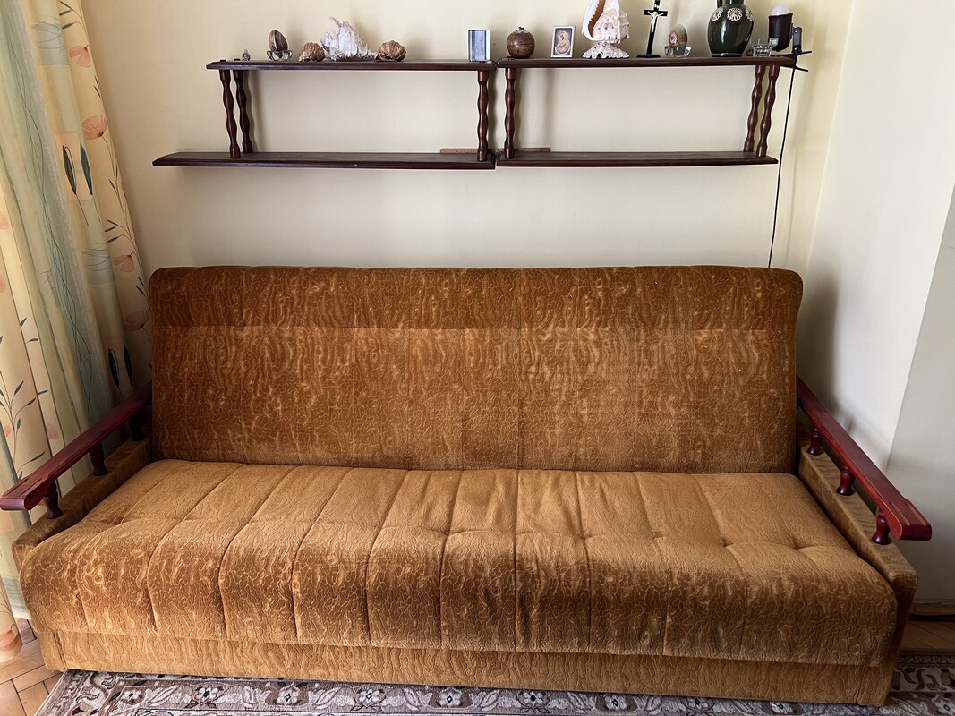 Elbląg Sprzedam 4 krzesła tapicerowane za wszystkie 50zł, 2 fotele 50zł za wszystkie, wersalka 50zł, meblościanka PRL