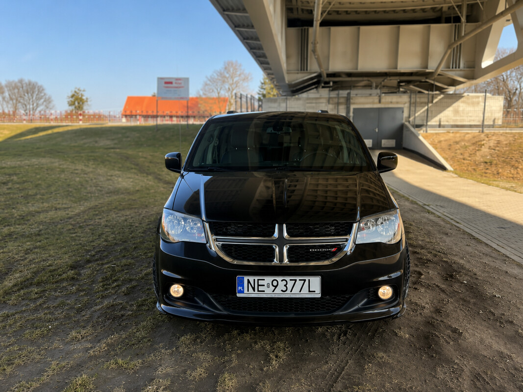 Elbląg Dodge Grand Caravan SXT Plus – 7 osób | Automat | Komfort | Gotowy do jazdy