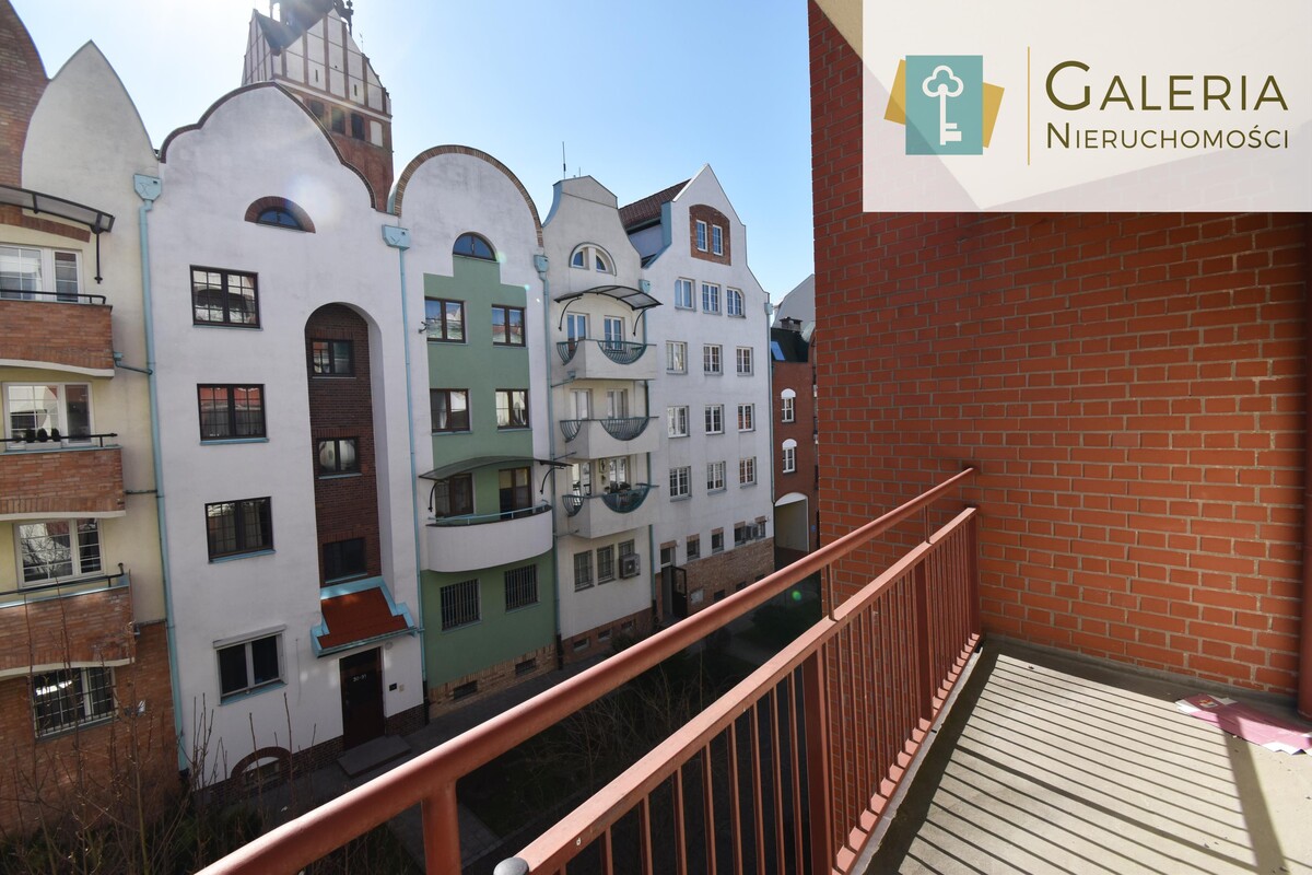 Elbląg GALERIA NIERUCHOMOŚCIZ pasji i miłości do nieruchomościNa sprzedaż: Trzy pokoje z balkonem w samym sercu