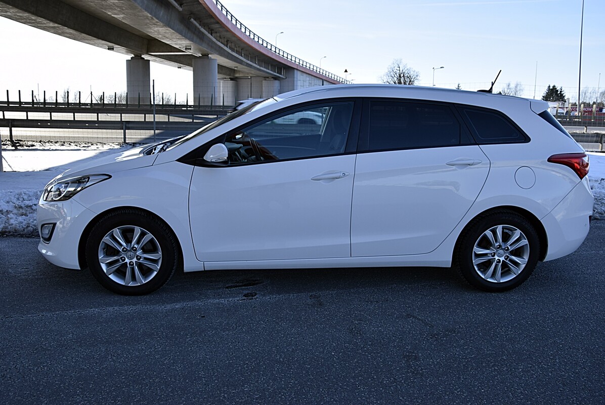 Elbląg Hyundai i30 kombi, 1.6 benzyna, 2014 rok, z oryginalnym przebiegiem Auto gotowe do jazdy bez wkładu