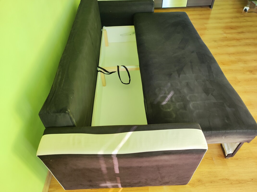 Elbląg Oddam za darmo sofę o wym. długość 240cm, szer. siedziska74cm, pow. spania po rozłożeniu sofy 137x202cm. Sofa