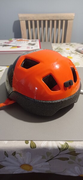 Elbląg SPRZEDAM
DWA KASKI NA ŁYŻWY, ROWER, HULAJNOGĘ, ROLKI.
STAN BARDZO DOBRY.
CENA 30 ZŁ ZA SZTUKĘ.