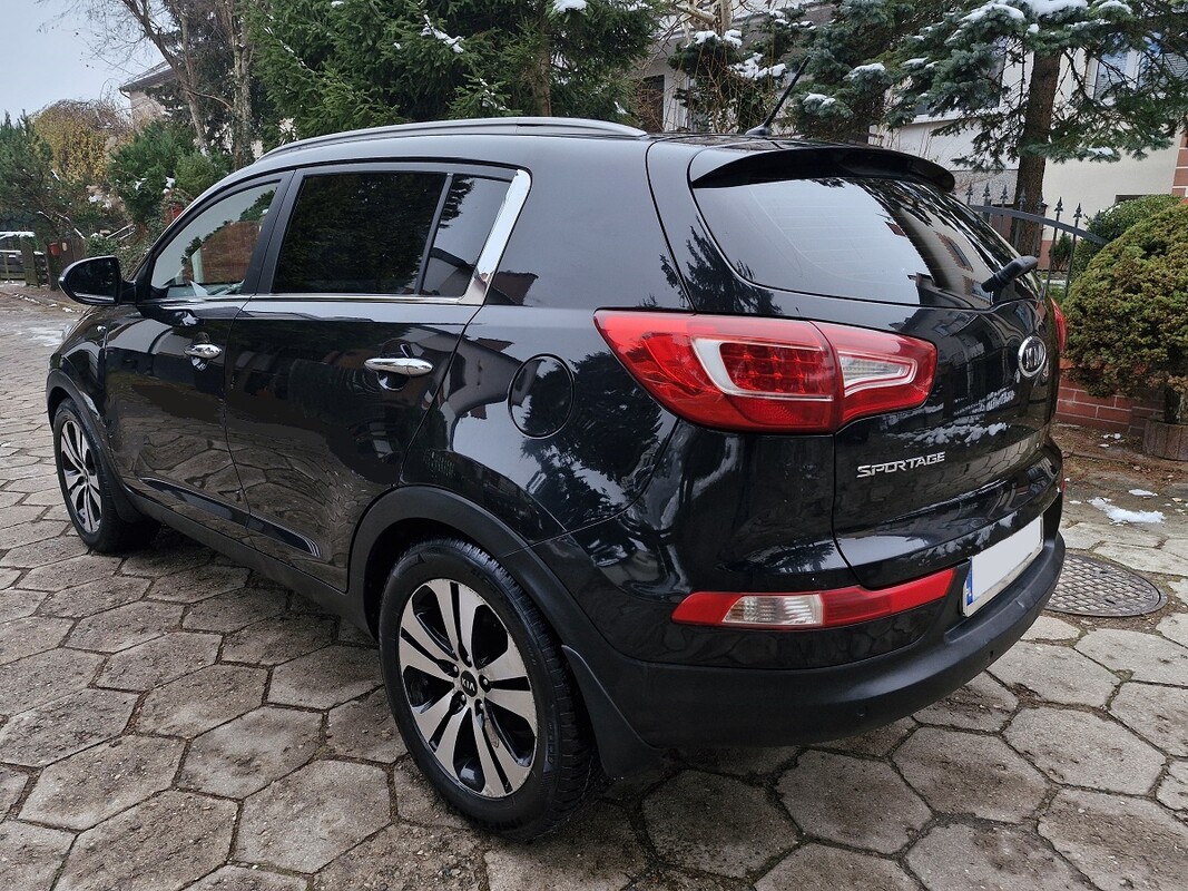 Elbląg Kia Sportage2.0 DieselKlimatronikAutomatyczna Skrzynia BiegówSkórzana tapicerkaNAPĘD 4 x 4Kamera CofaniaŚwiatła
