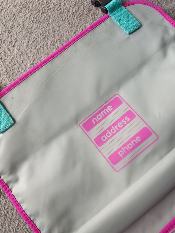 Elbląg Sprzedam dziewczęcy usztywniany plecak marki Kipling. Stan bardzo dobry, do odświeżenia małe zabrudzenia w