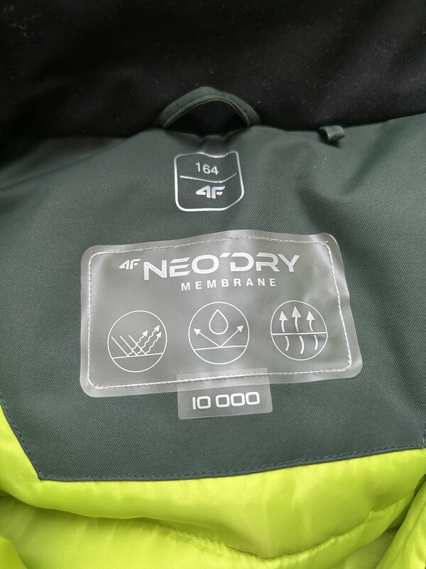 Elbląg Sprzedam używane kurtki marki 4F w dobrym stanie:
Kurtka 4F Membrane 5000 - Rozmiar: XL - cena 30zł
Kurtka 4F