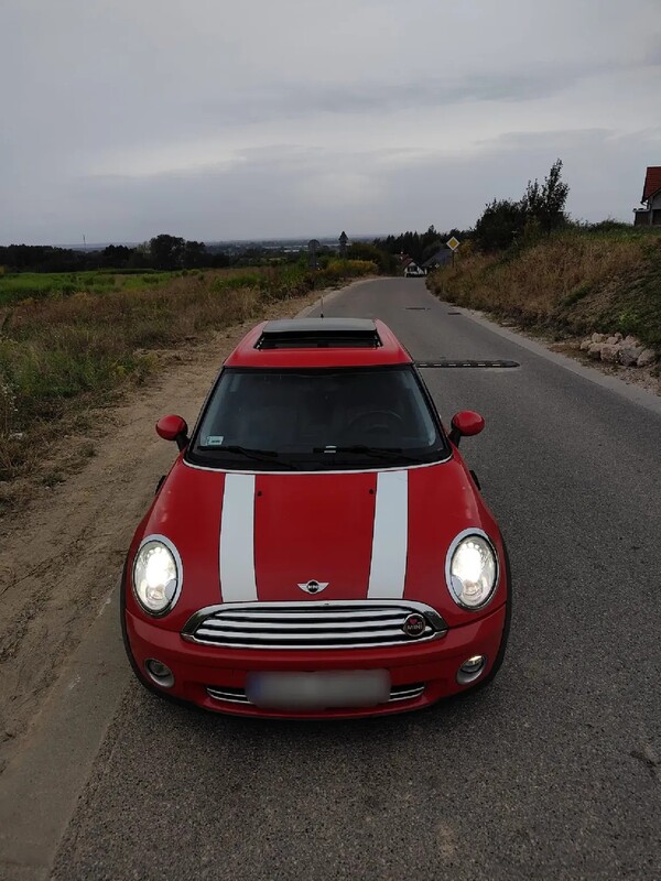 Elbląg MINI CLUBMAN – Praktyczne i stylowe kombi z 2008 roku, które łączy funkcjonalność z charakterystycznym