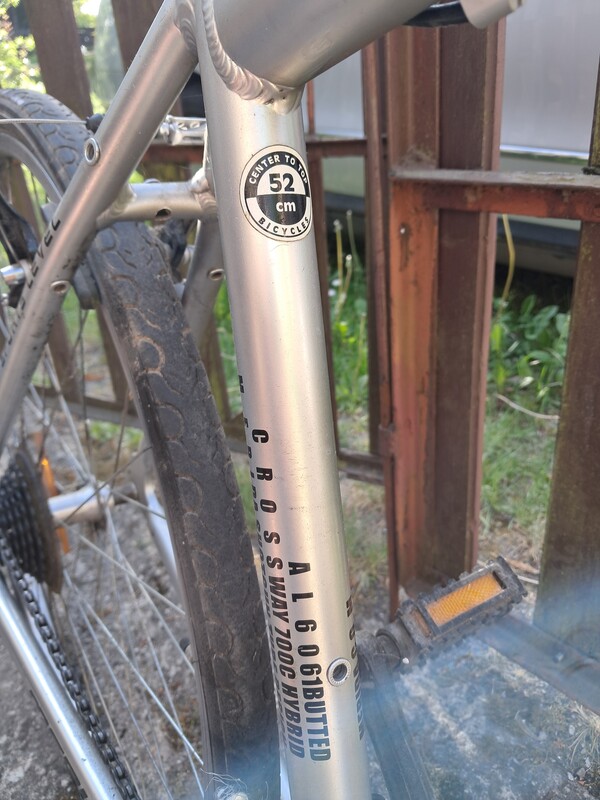 Elbląg Rower Merida crossway 4.Aluminiowa rama koła 28 cali.